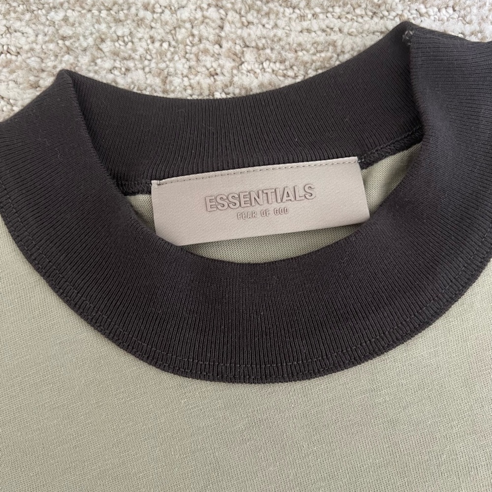 Essentials tee auth - Picture 3 of 4